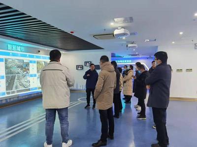 開發(fā)區(qū)引領未來 組織企業(yè)走進5G體驗館，共探新材料科技開發(fā)新機遇